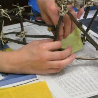 Projekttag 2013 - Klasse 5c erschafft architektonische Plastiken