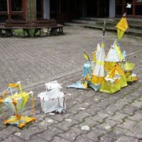 Projekttag 2013 - Klasse 5c erschafft architektonische Plastiken