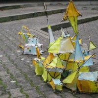 Projekttag 2013 - Klasse 5c erschafft architektonische Plastiken