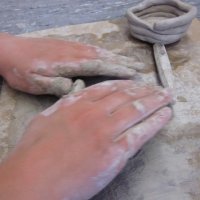 Plastische Hohlformen aus Ton